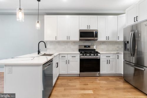 2129 8th St, Philadelphia, PA 19148-3134