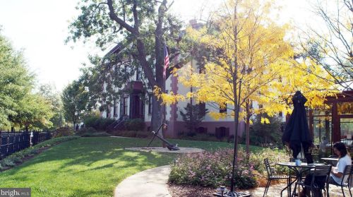 121 6 St, Washington DC 20002-2215 exterior