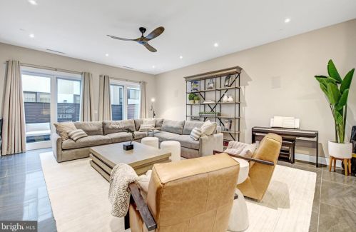 613 3rd St, Philadelphia PA  19147-2301 exterior