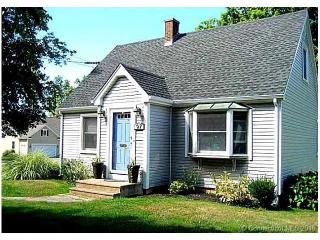 97 Hackmatack St, Manchester, CT 06040-6507