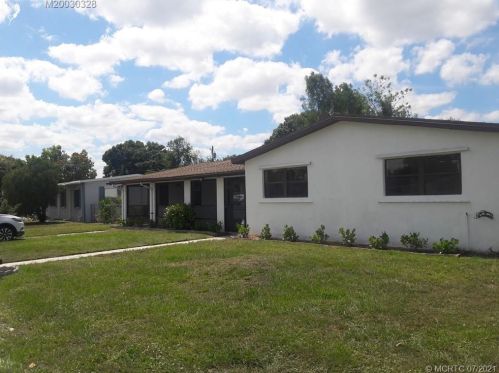 121 Serenata Ct, Fort Pierce FL  34983-2136 exterior