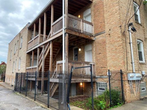 7914 Carpenter St, Chicago IL 60620-3444 exterior
