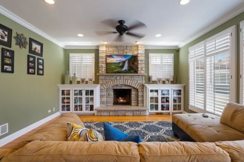 828 Colfax Ave, Elmhurst IL 60126-4535 exterior