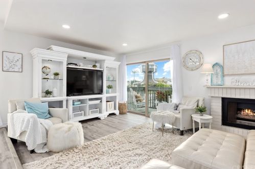 3110 Sunset Ln, Oxnard CA  93035-3945 exterior