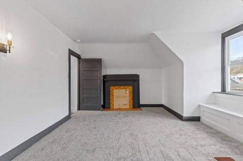 1624 Jancey St, Pittsburgh PA  15206-1327 exterior