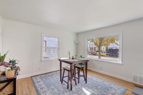 3322 90th St, Milwaukee, WI 53227-4404