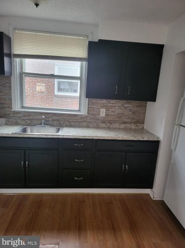 1027 Knorr St, Philadelphia PA 19111-4908 exterior