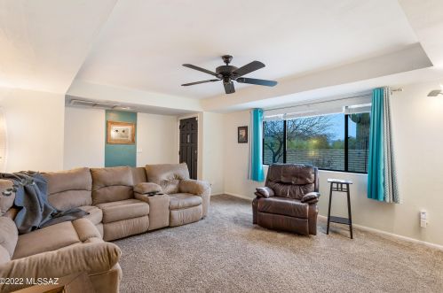 7117 Camino De Los Caballos, Tucson AZ 85743-9689 exterior