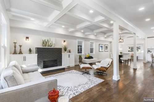 27 Essex Ave, Maplewood NJ  07040-1502 exterior