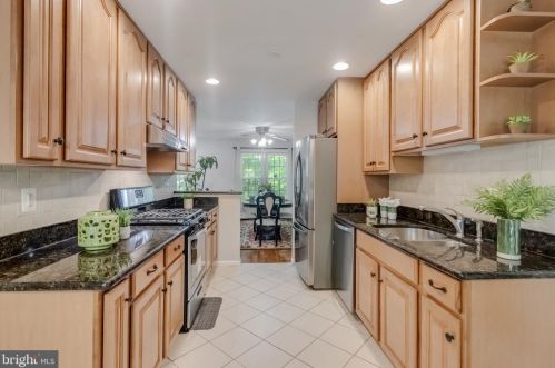 8717 Liberty Ln, Rockville MD 20854-3638 exterior