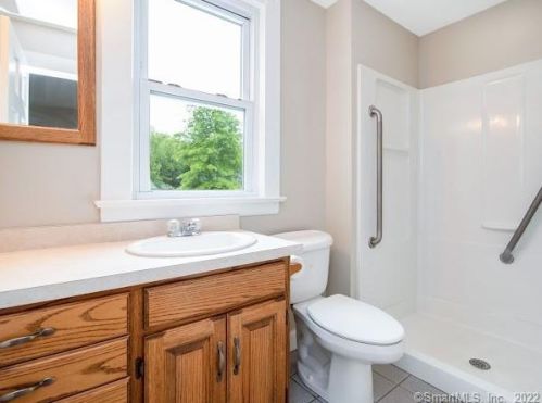 198 Elm St, Wallingford CT 06492-3229 exterior