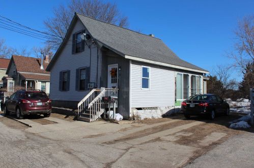 2 Herbert St, Concord, NH 03301-5034