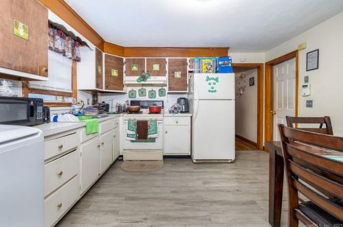 338 Cherry St, New Britain CT 06051-3507 exterior