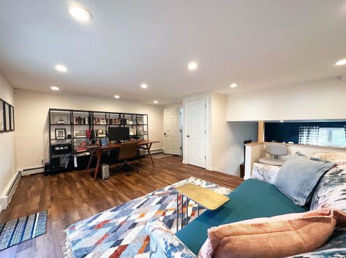 4 Cutchogue Ln, Commack NY  11725-4207 exterior