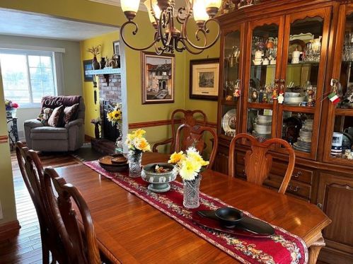 1477 Prospect Rd, Pittsburgh PA 15227-3733 exterior