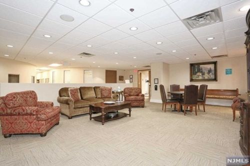 4202 Rio Vis Dr, Mahwah NJ 07430-4510 exterior