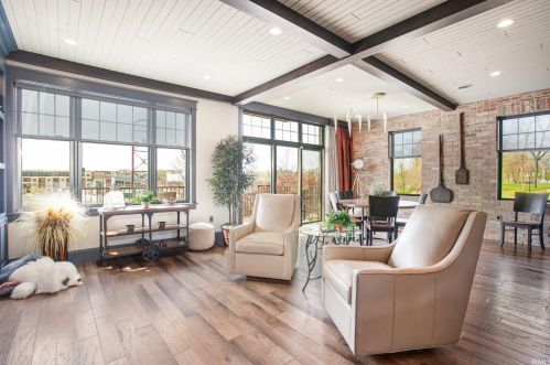 221 Mishawaka Ave, Mishawaka IN 46545-6015 exterior