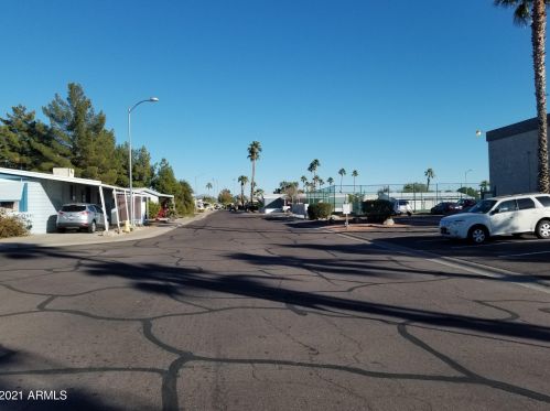 1705 Charleston Ave, Phoenix AZ 85023-1218 exterior