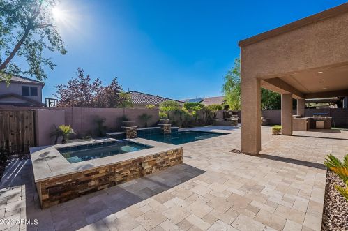 27002 23 Dr, Phoenix AZ 85085-4708 exterior