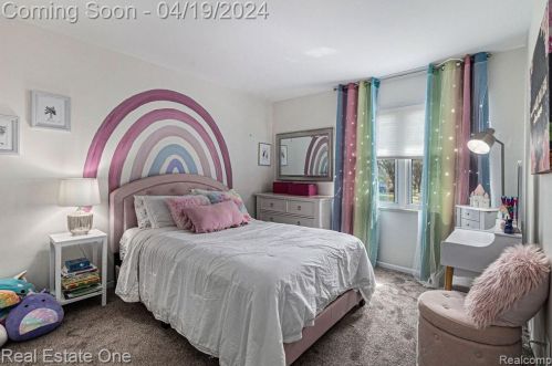 823 Randall Dr, Troy MI  48085-4849 exterior