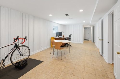 4560 Mcvicker Ave, Chicago IL  60630-3122 exterior