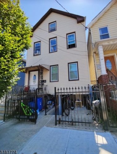 65 Highland Ave, Newark, NJ 07104-1106