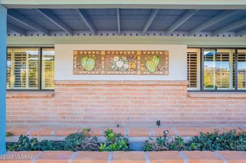 4305 Avenida Del Cazador, Tucson AZ  85718-7065 exterior