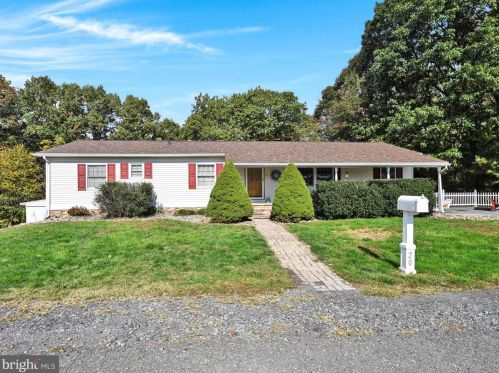 20 King St, Primrose, PA 17901-9059