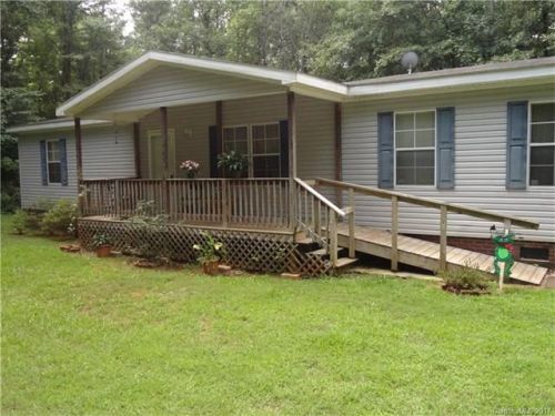 125 Summerglen Dr, Gastonia, NC 28056-9568