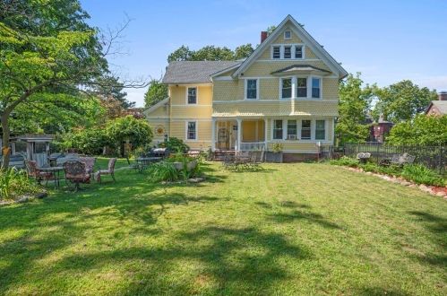 346 Maple St, Springfield MA 01105-1953 exterior