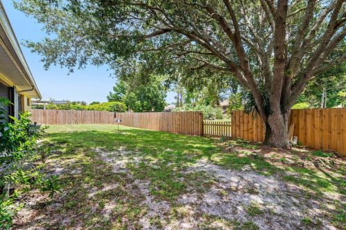 514 Clf Rd, Fort Pierce FL 34984-6226 exterior