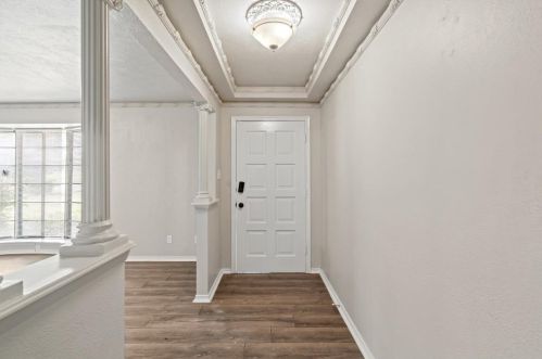 2516 Club Terrace Dr, Dallas TX  75237-2708 exterior