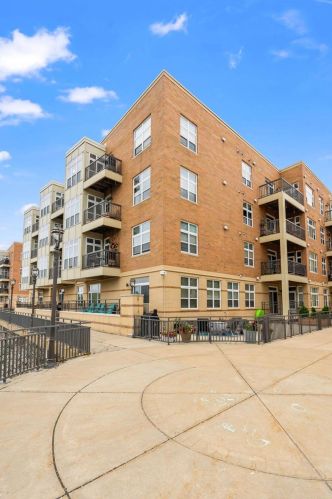 1925 Water St, Milwaukee WI  53202-1583 exterior