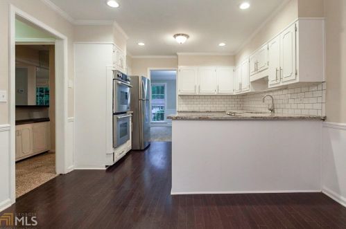 4150 Oak Crest Dr, Tucker GA  30084-7521 exterior