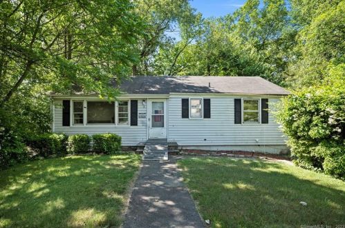 3 Fullin Rd, Norwalk, CT 06851-3414