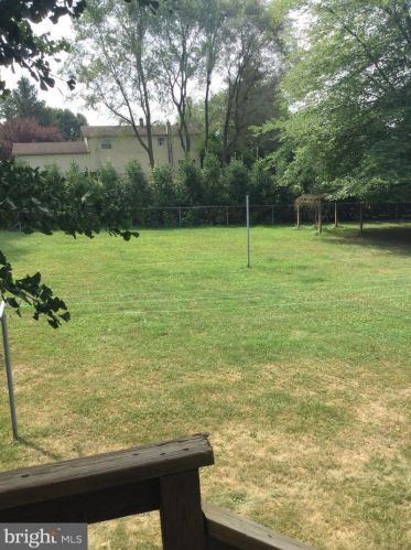 123 Nicholas Rd, Lancaster PA 17603-9423 exterior