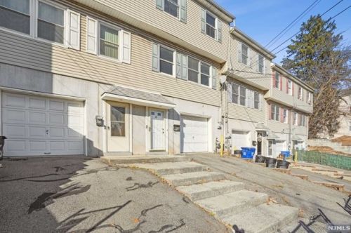 67 4th St, Paterson, NJ 07522-1359