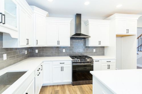 20 Linden Ave, Edison NJ 08817-3208 exterior