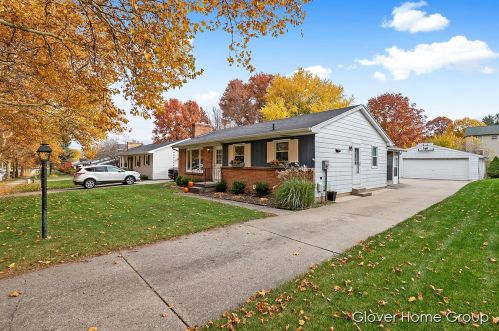 1344 Clovercrest Ave, Grand Rapids, MI 49504-2406