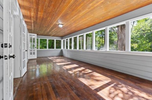 27 Lewis Blvd, Killingly CT 06239-1627 exterior