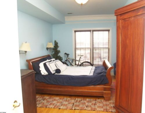 411 Chestnut St, Newark NJ 07105-6511 exterior