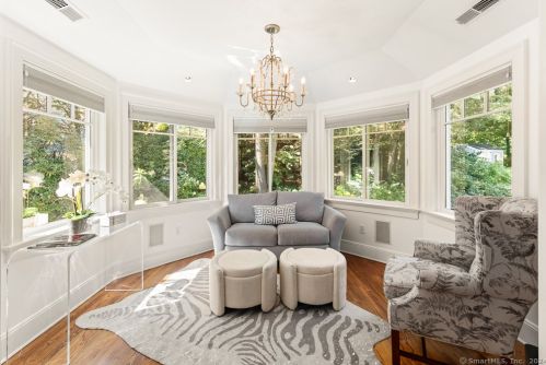 38 Pequot Trl, Westport CT 06880-2930 exterior