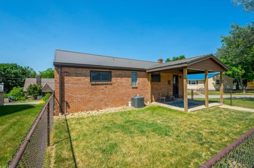 1001 Valora St, Pittsburgh, PA 15220-4632