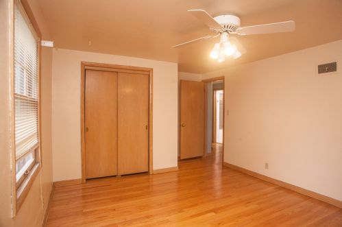 4220 86, Milwaukee WI 53222-1704 exterior