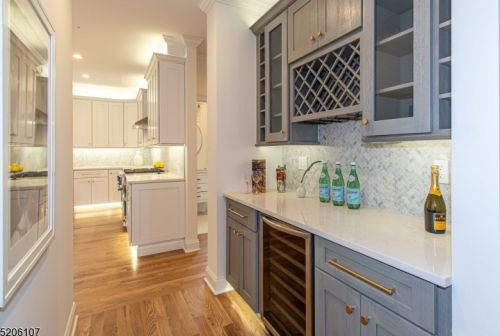 2051 Jersey Ave, Scotch Plains NJ  07076-4679 exterior