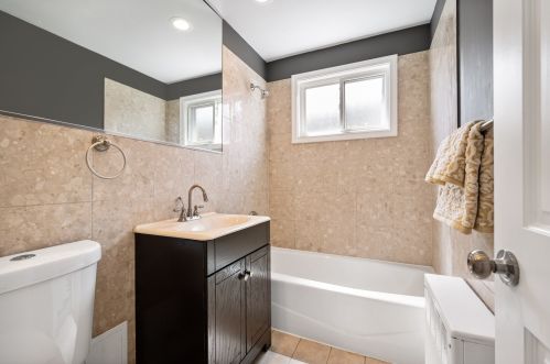 6135 Seeley Ave, Chicago IL 60659-4344 exterior