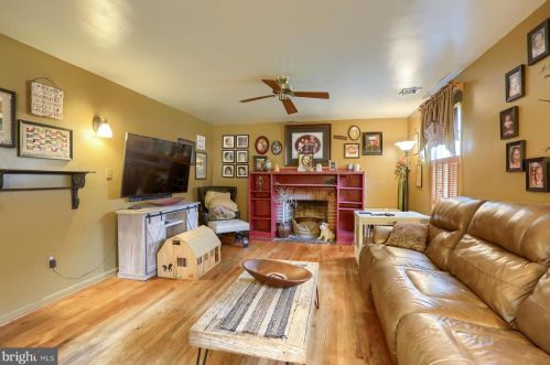 1918 Northbrook Dr, Lancaster PA 17601-4916 exterior