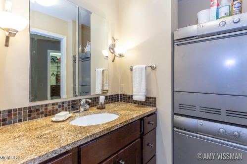 2335 Radcliff Vlg Dr, Grand Rapids MI 49546-5758 exterior