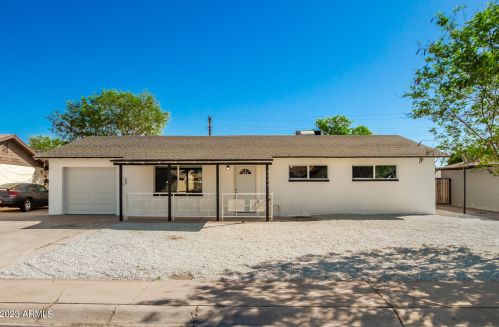 2925 42nd Ave, Phoenix AZ  85019-4323 exterior