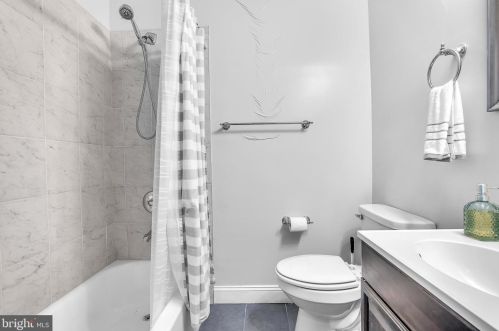 1635 Virginia Ave, Washington DC 20002-2326 exterior